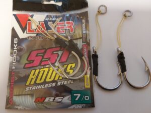 Laserkrok Rustfri med Kevlar fortom til Jiging 7/0 (2 stk.)